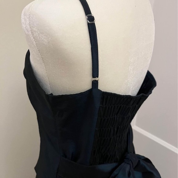 Mark Sales Gown - Picture 4 of 5